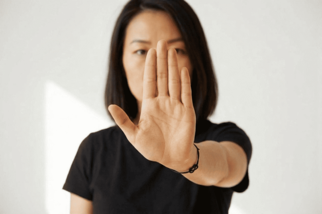 TALLER APRENDER A PONER LÍMITES SIN PERDER TU ESENCIA Neurona consciente psicólogo chema ramiro para tratamiento de la ansiedad en calvia mallorca psicólogo especialista en ansiedad en mallorca psicologo especialista para la depresión en calvia psicólogo especialista en el tratamiento de los traumas en calvia psicologo especialista en adicciones en calvia psicologo especialista en adicciones en mallorca psicologo especialista en trastornos de ansiedad psicologo especialista en trastornos obsesivos compulsivos psicologo especialista en el tratamiento de las fobias en calvia psicologo experto en ansiedad psicologo experto el depresión psicologo no duermo psicologo no puedo dormir psicologo no puedo conciliar el sueño psicologo de calidad psicologo de cercanía psicologo de aquí psicologo online psicologo por videollamada especialista en psicología en temblore psicolog en tratornos de angustia especialista en ataques de panico especialista en quitarme este dolor emocional psicologo para gestionar emociones psicologo para aceptar psicologo que me ayude a desarrollarme como ser y como persona psicologo no puedo mas psicolog para el suicidio psicólogo